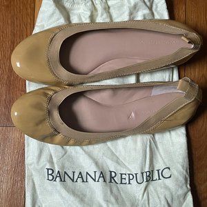 Banana Republic cream flats size 9